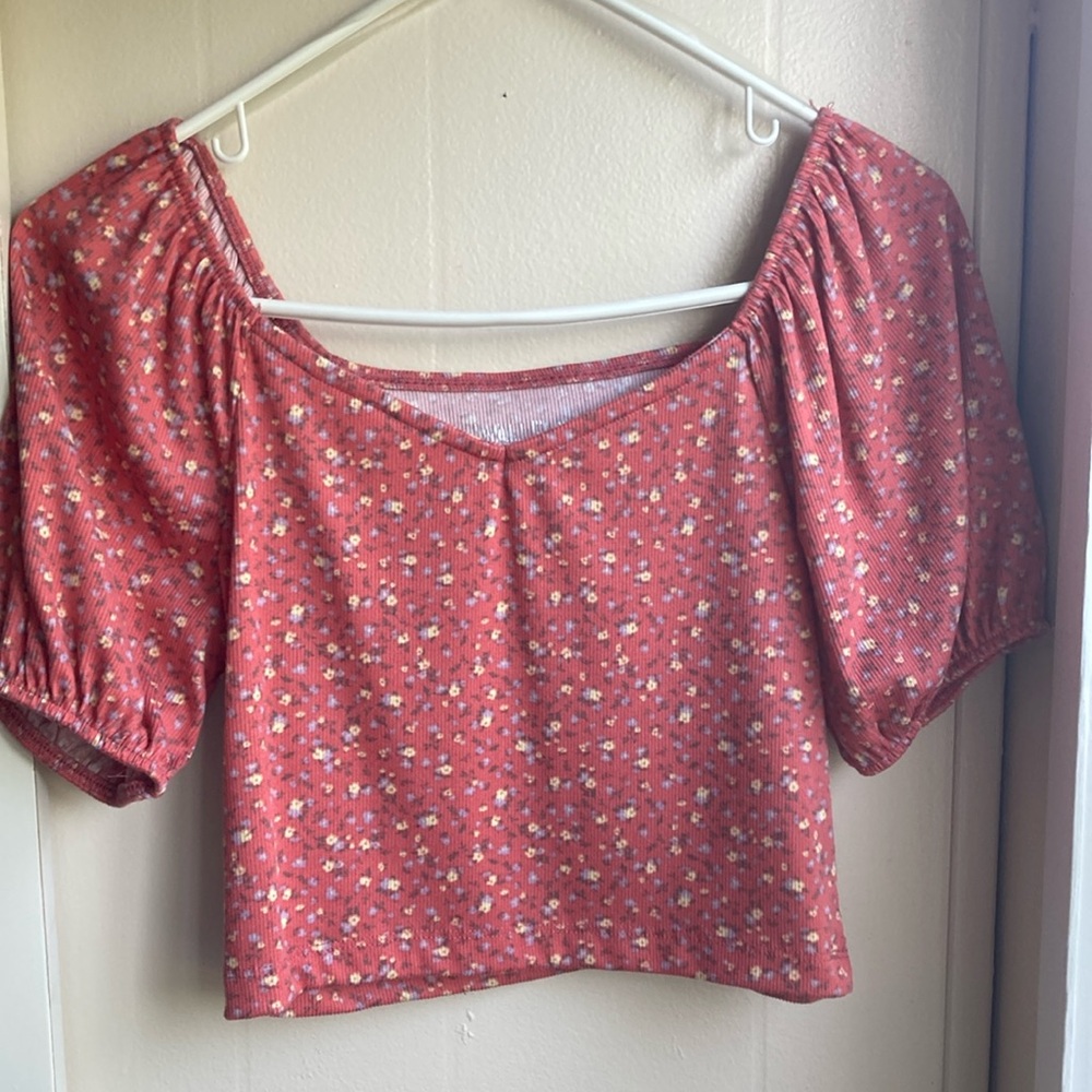 Never worn don’t like the shoulders